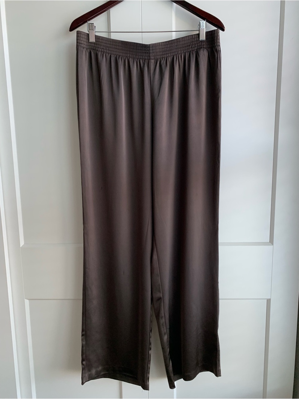 Babaton Women’s Satin Pant Elastic-Waist Wide Leg Pants in chocolate  size L